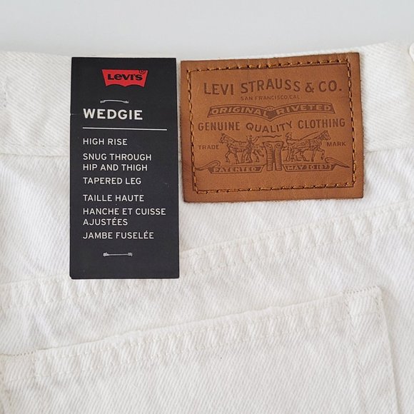 Levi's - Wedgie Icon Fit in Light Relief  - Size 28 - Picture 10 of 13